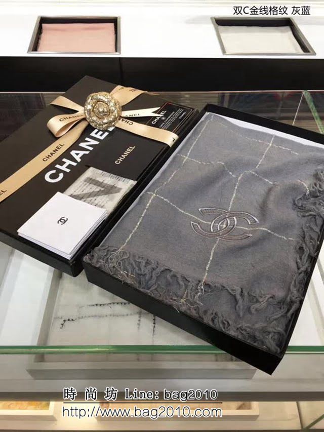 CHANEL香奈兒 年度新品小香羊絨工藝款 雙C金線格紋圍巾 LLWJ7077